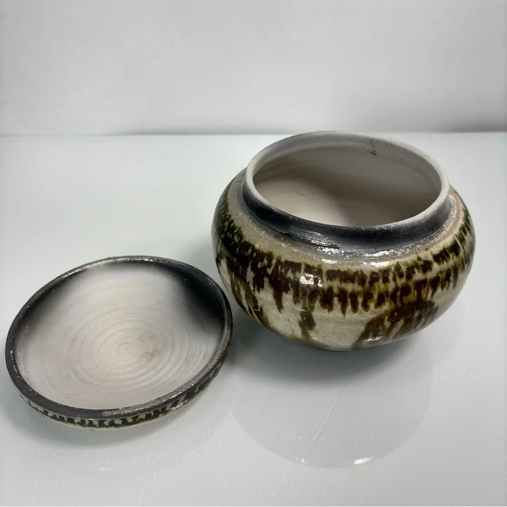 Art Studio Handmade Artist Signed Green Iridescent Glaze Pottery Lidded Urn Jar